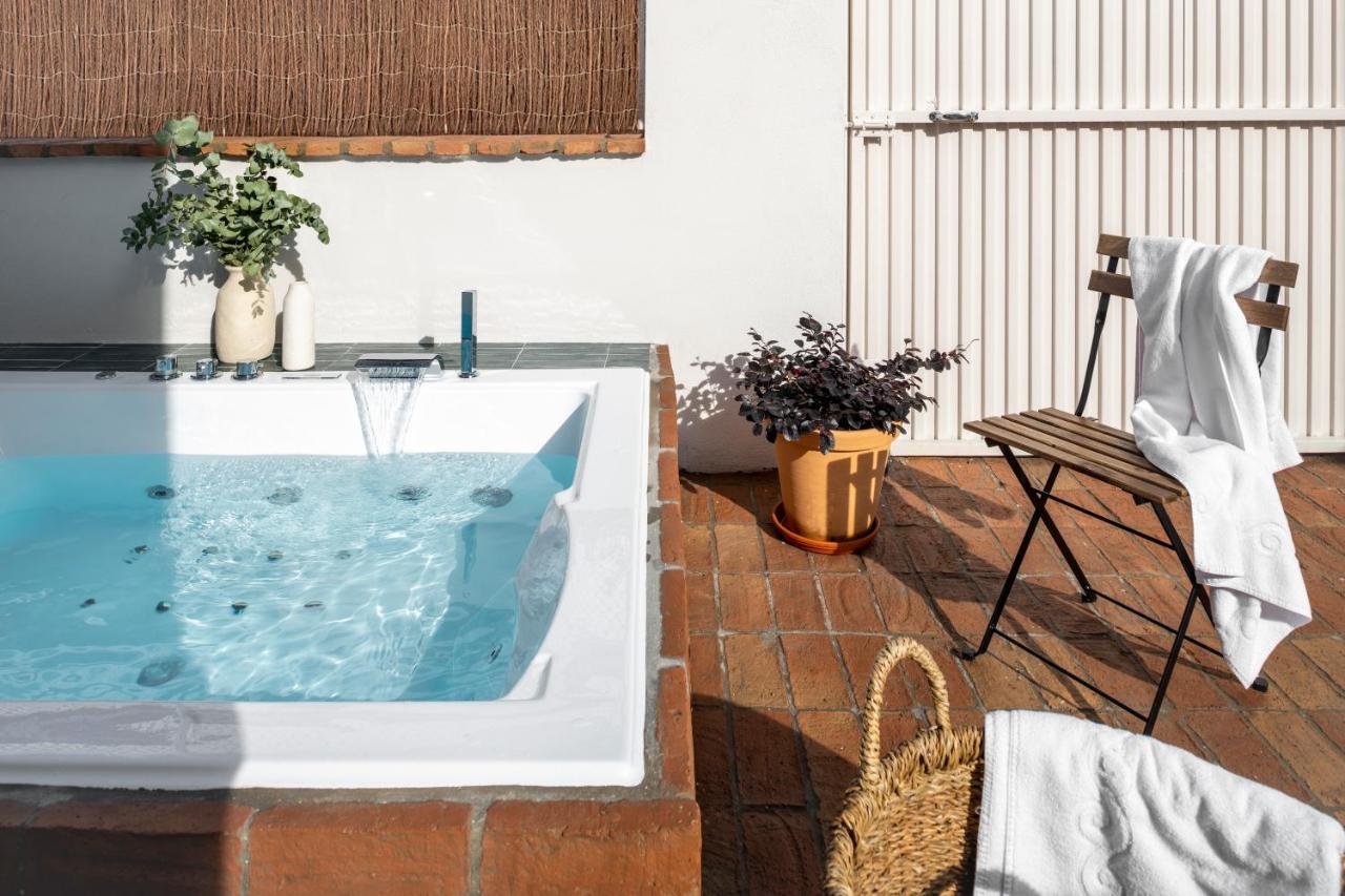 Magno Apartments Robles With Jacuzzi And Private Parking Севілья Екстер'єр фото